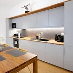 Old Town With Ac 320m From Apartamento *