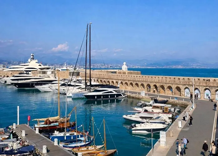 Διαμέρισμα Old Town With Ac 320m From Αντίμπ