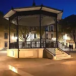 Old Town With Ac 320m From Apartman *