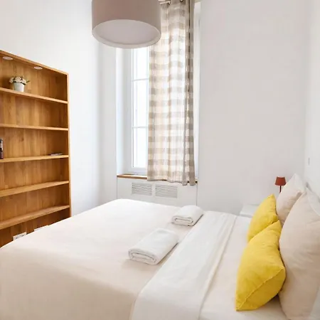 Old Town With Ac 320m From Appartement Antibes